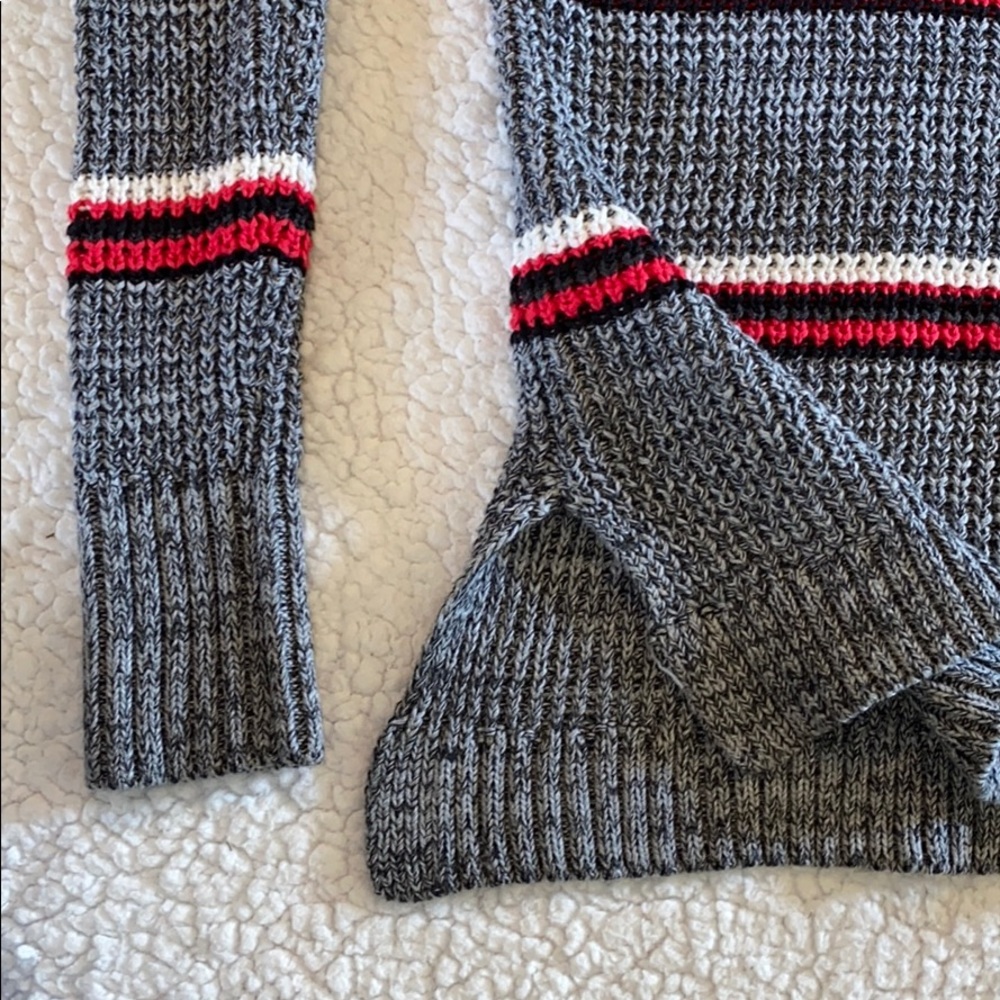 Victoria’s Secret Crew Neck Sweater - Picture 4 of 4